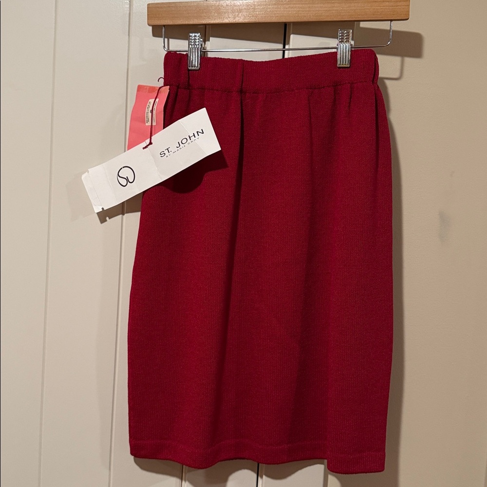 NWT St. JOHN Two Piece Suit Jacket 2 Skirt 6 ~ Red w/Gold Hardware Santana Knit - Picture 14 of 17